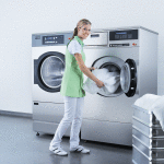 Frau_Duvet_Waeschekorb_wmi_4341