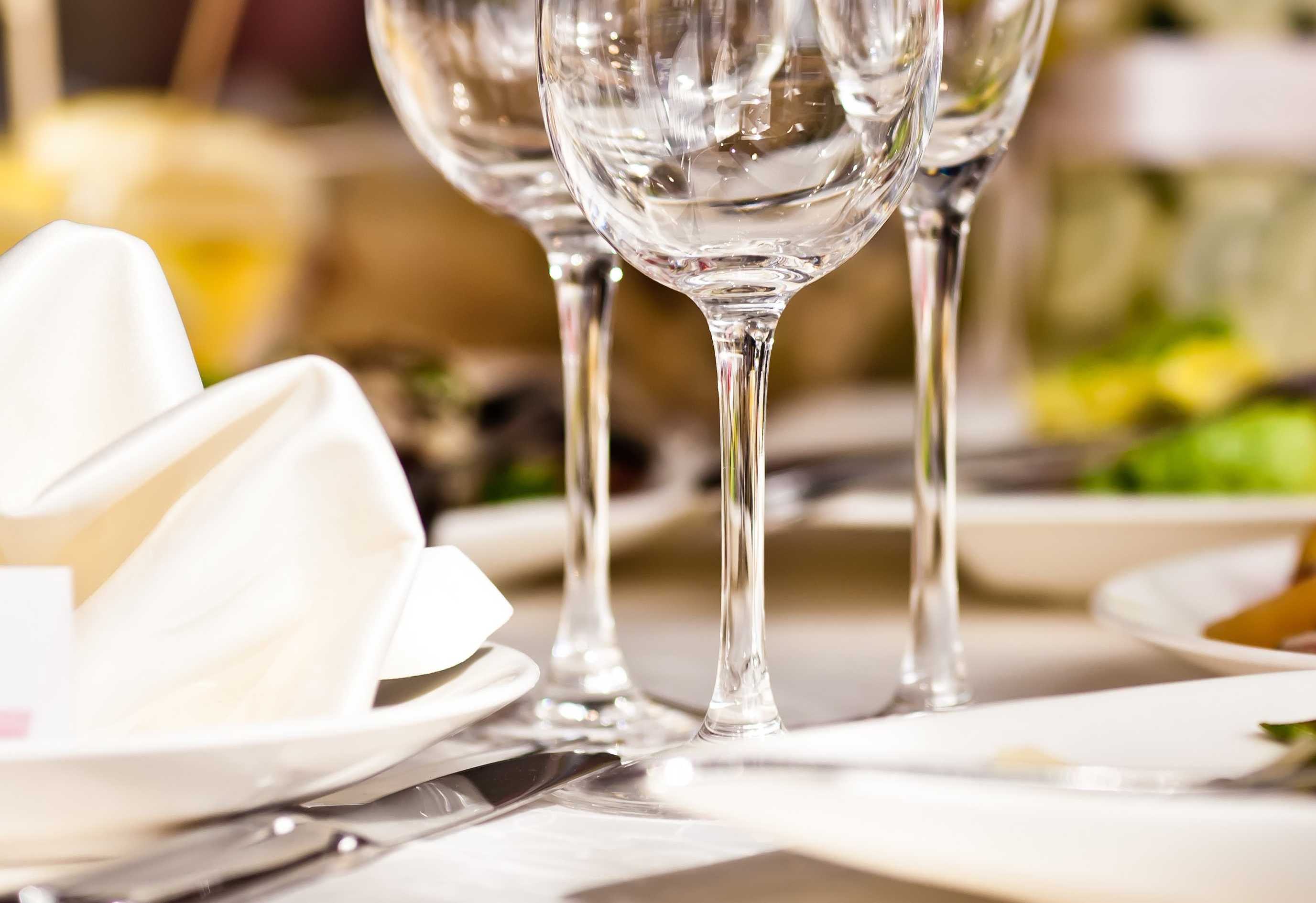 15-etiquette-rules-for-dining-at-fancy-restaurants